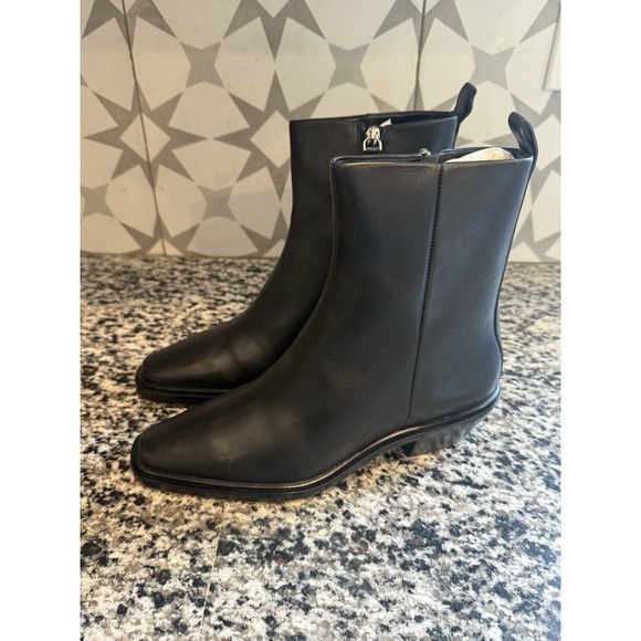 Everlane Black Leather Ankle Boots Women's Size 8.5 Low Heel Zip - Picture 2 of 6